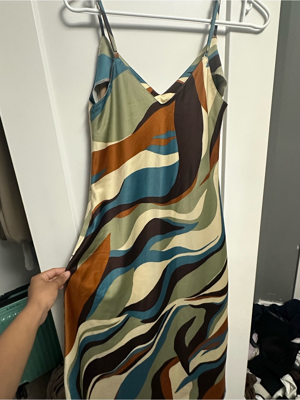 Dynamite XS abstract slip on dress